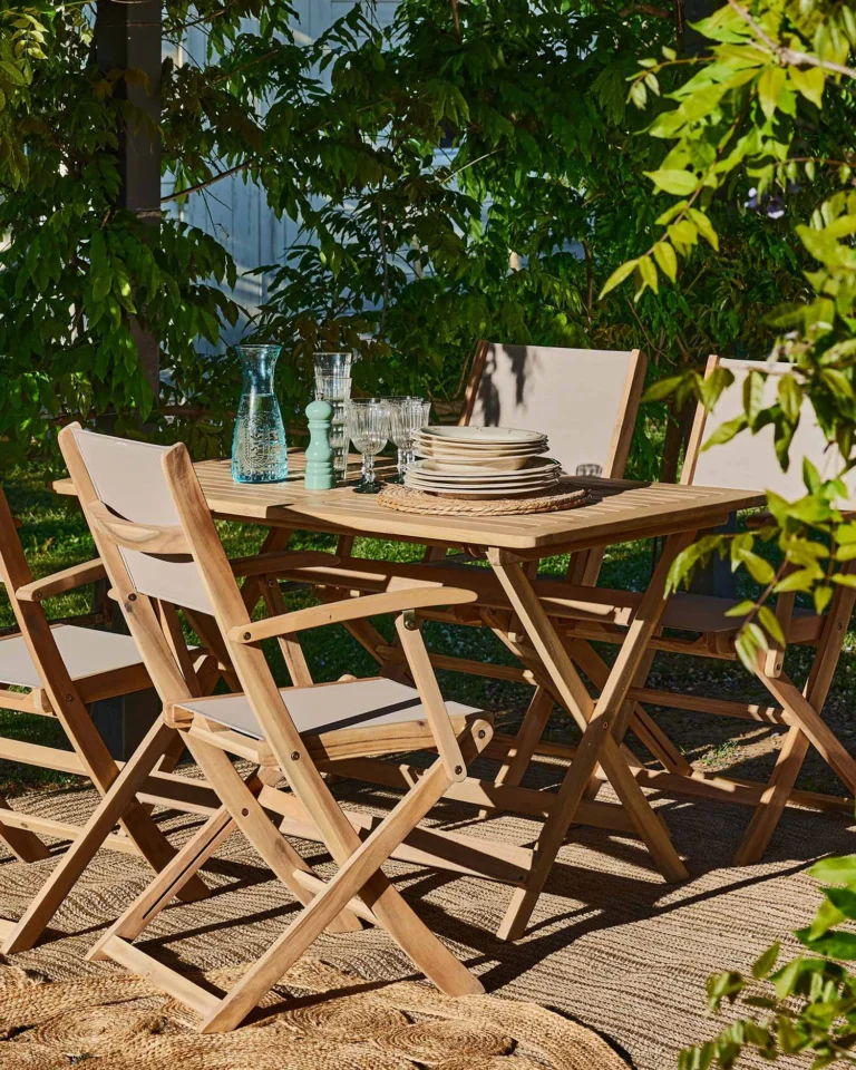 4-seater folding wooden garden set