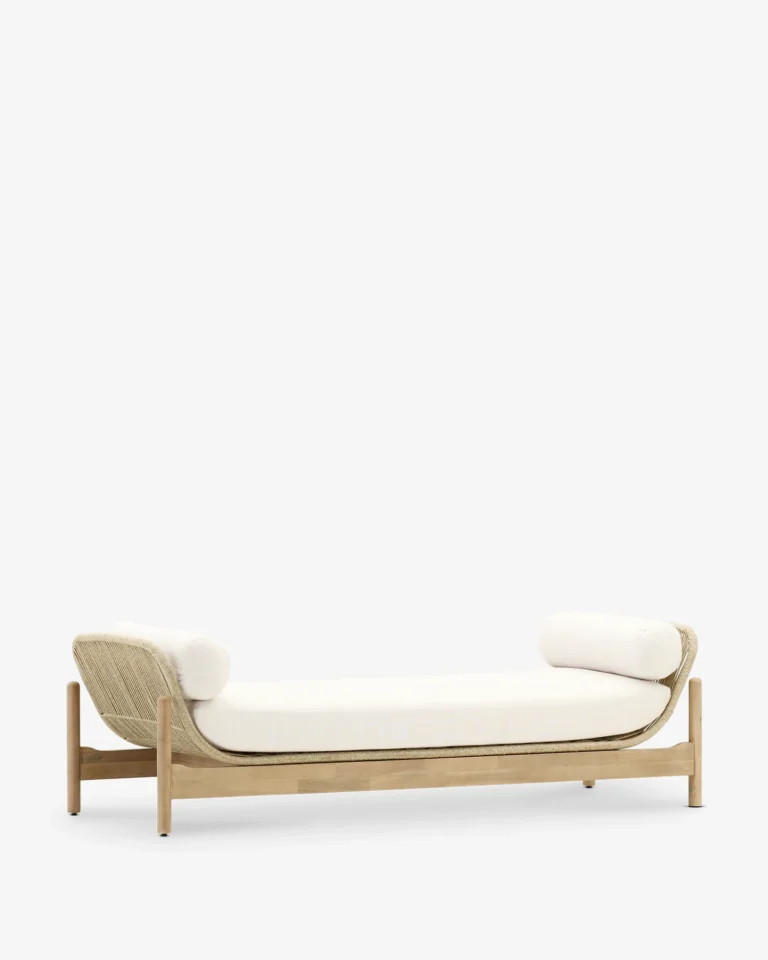 Chaise longue en bois beige et corde