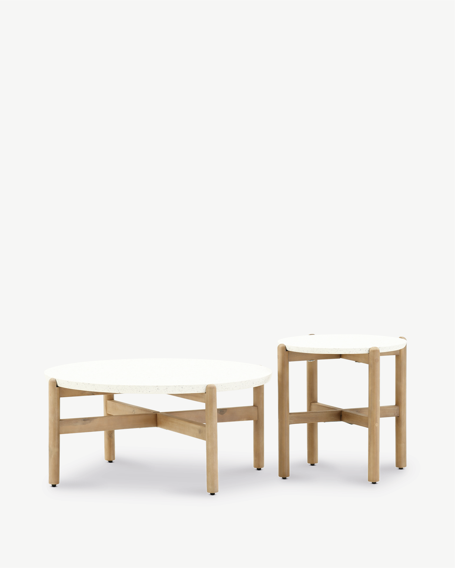 Ensemble de 2 tables d’extérieur en bois et terrazzo