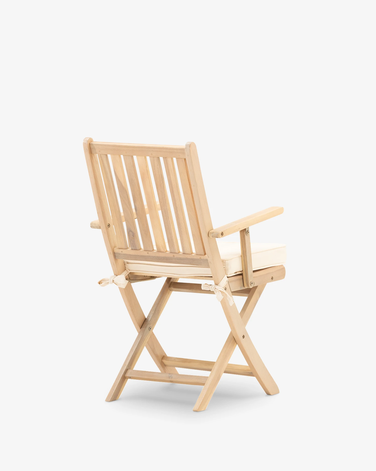 Folding wooden garden chair with arms