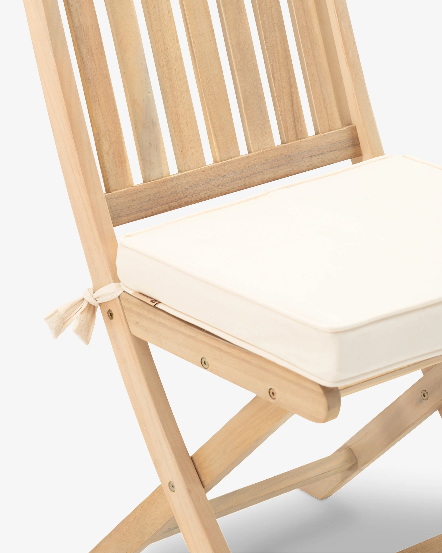 Folding garden chair wood and cushion