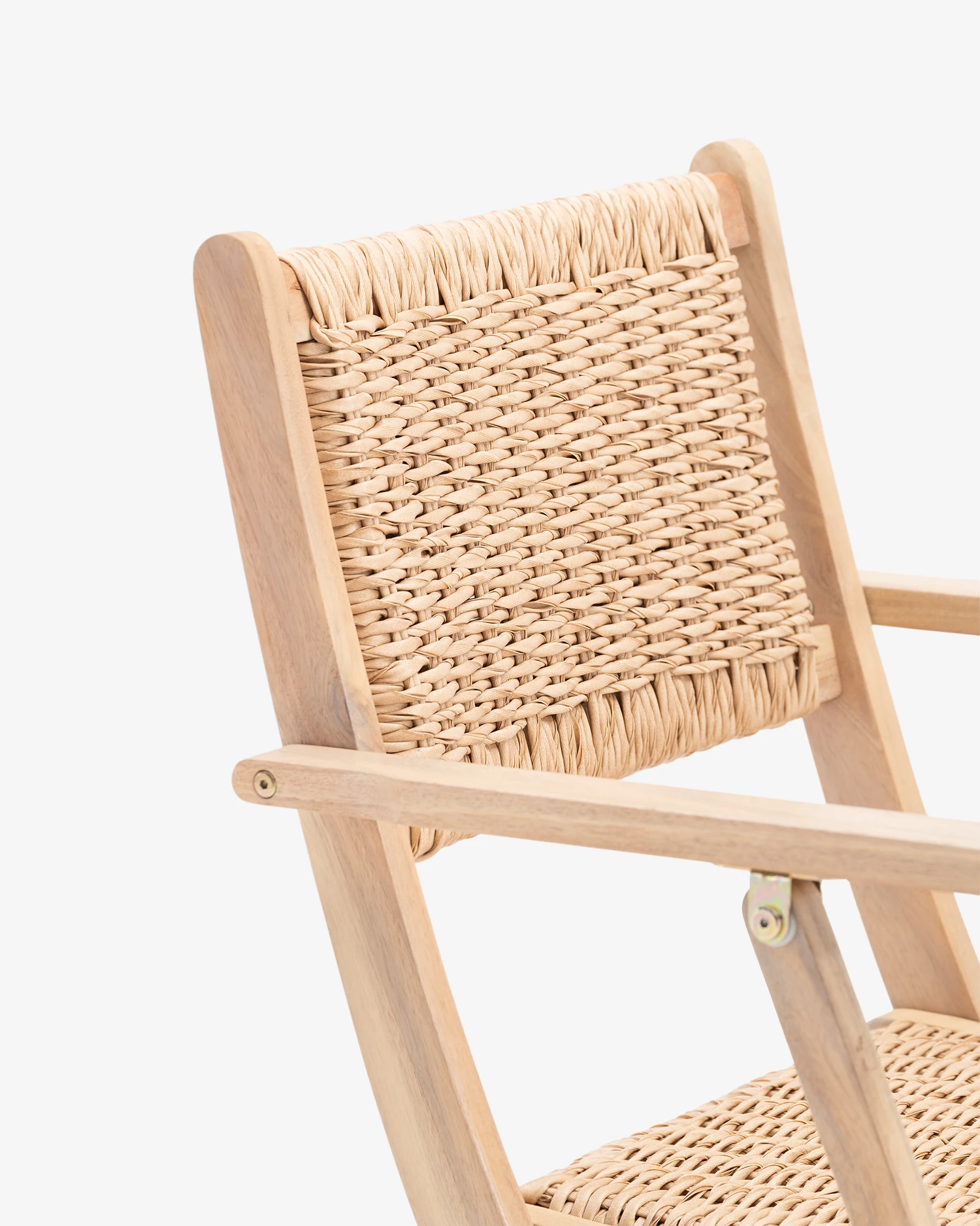 Dossier de chaise pliante avec structure en bois et rotin synthétique