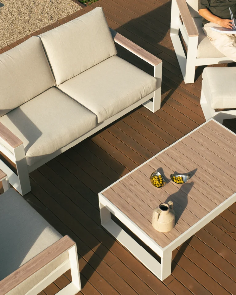 Sofà d' exterior alumini blanc i coixí beix 2 places