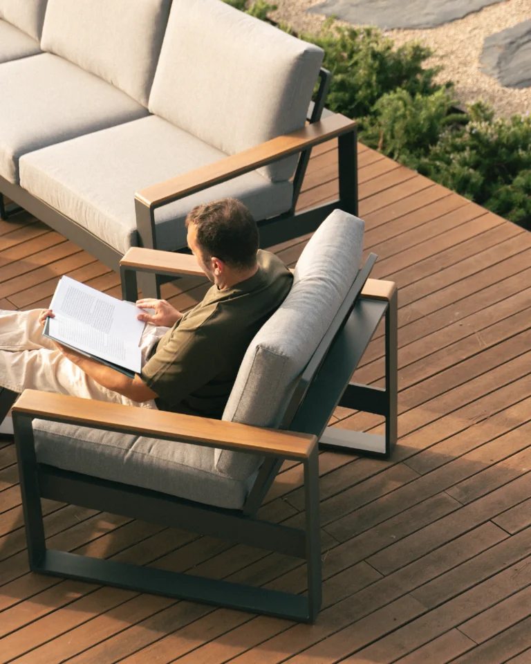 Sofà d' exterior alumini antracita i coixí gris 2 places