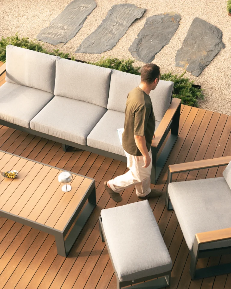 Sofà d' exterior alumini antracita i coixí gris 3 places