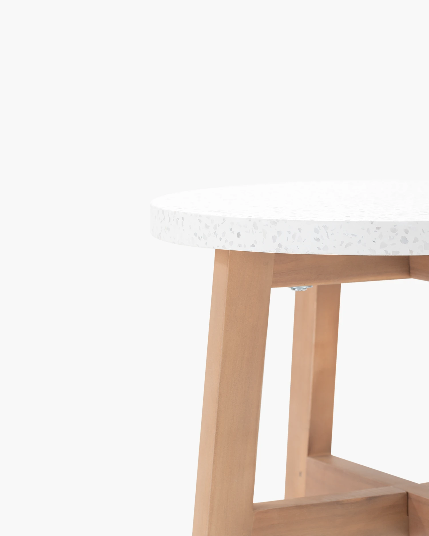 Table basse ronde de jardin en bois et terrazzo