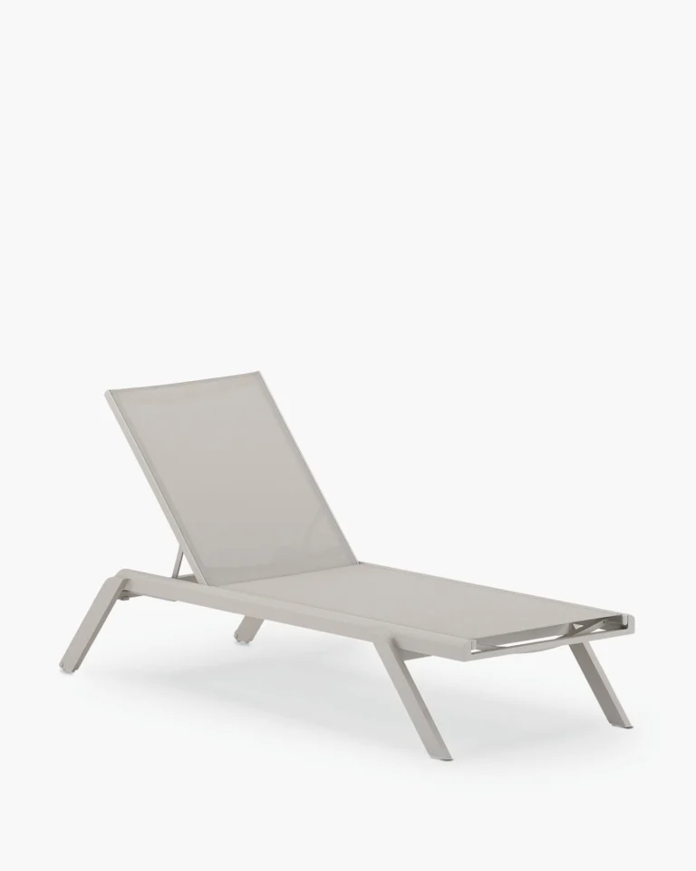 Stackable aluminum garden lounger with wheels beige