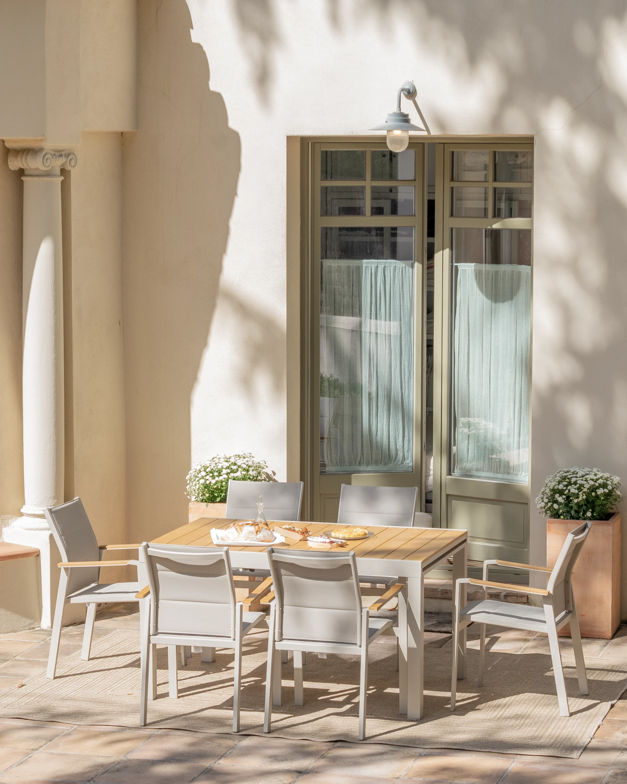 Conjunto de Comedor Osaka con diseño elegante y minimalista. Defora Home