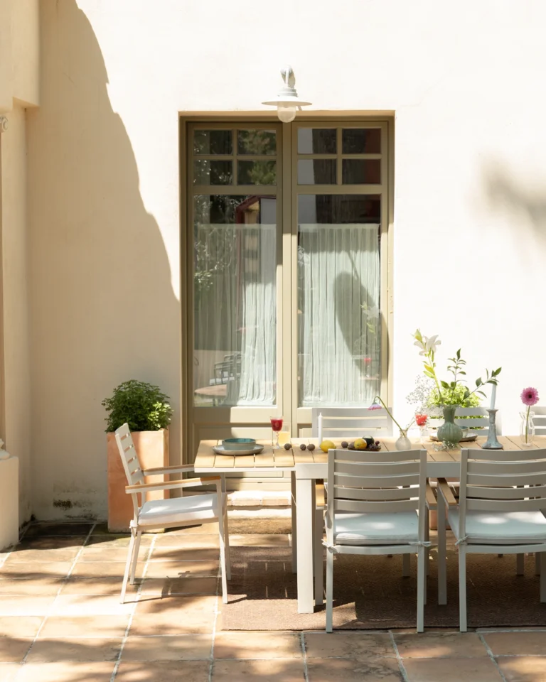 Conjunto de comedor de jardín imitación madera 8 plazas beige