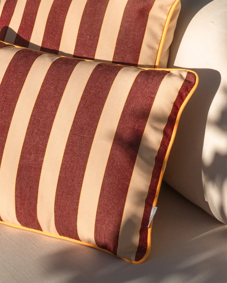 Set of 2 striped decorative cushions