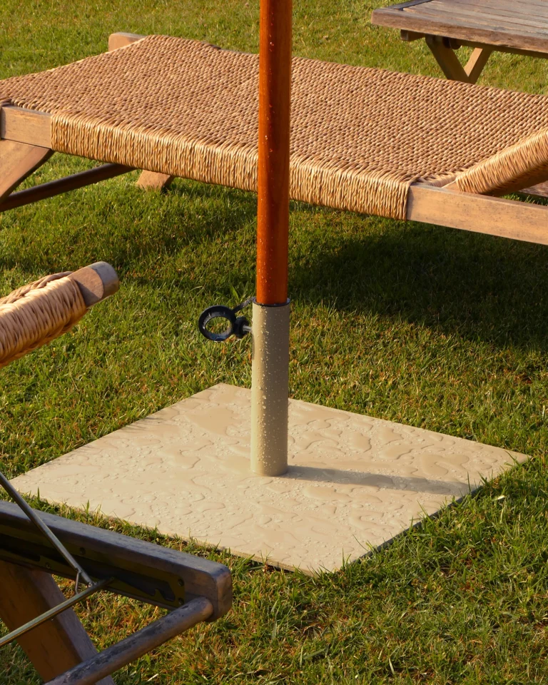 Jeklena podlaga za senčnik 60x60 bež 28 kg