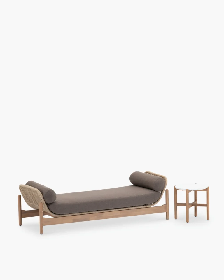 Conjunto de exterior madera y cuerda lounge y mesa marrón