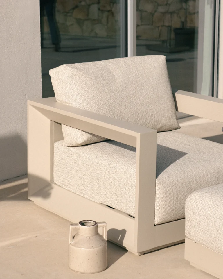 Pack 2 Gartensessel aus Aluminium und beiges Kissen