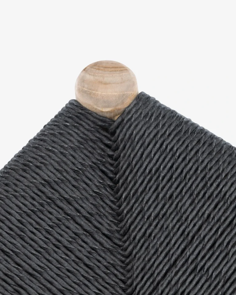 Silla de teca y ratán negro