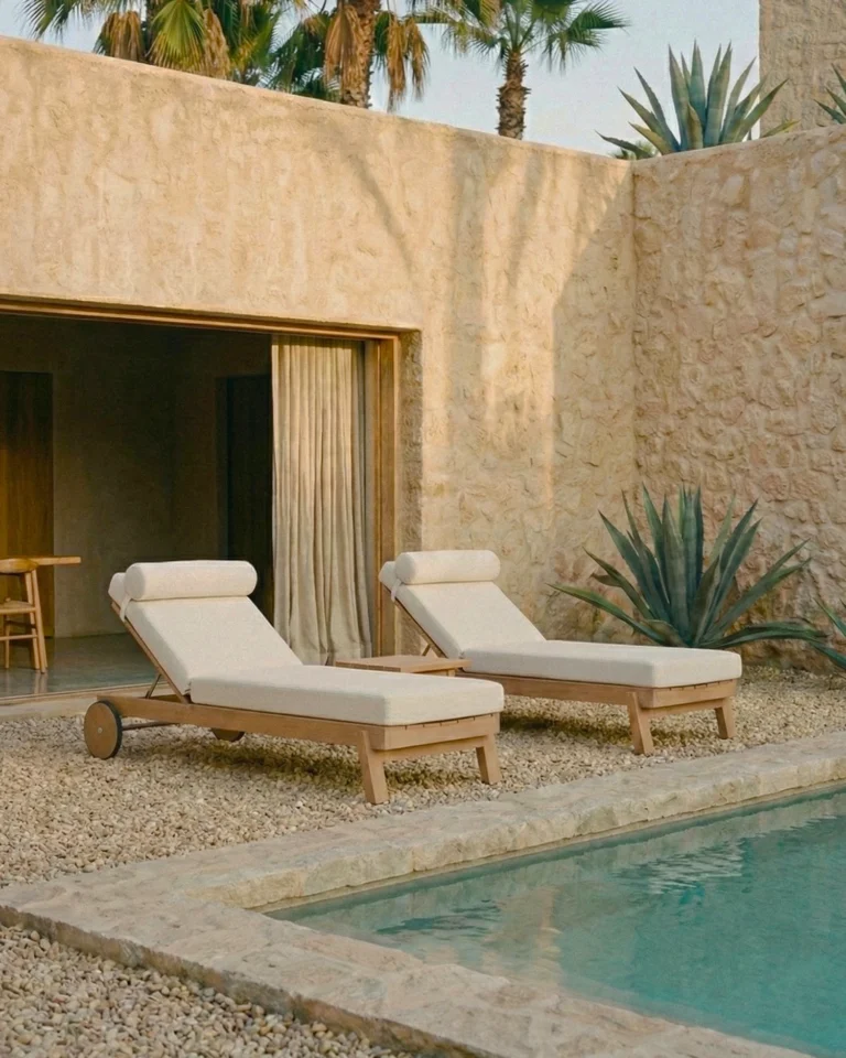 Conjunt 2 tumbones amb coixí i taula