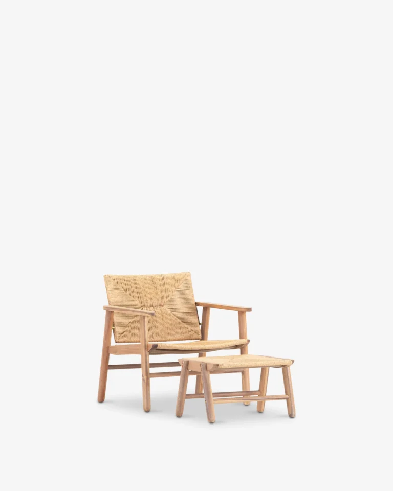 Conjunto de sillón con reposapiés madera y ratán sintético