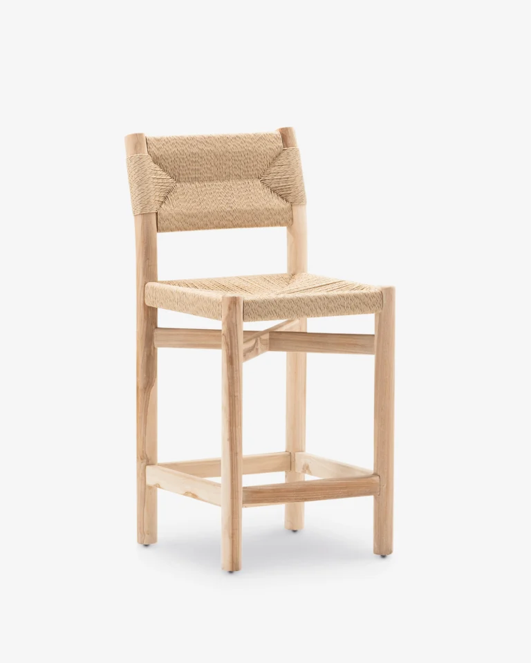 Stol iz tikovine in bež ratana